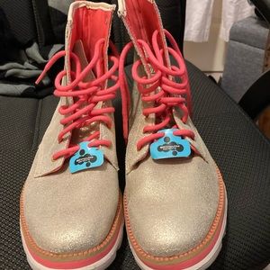 Sketchers Go Impulse boots